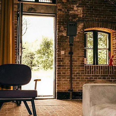 Vuren Hotel